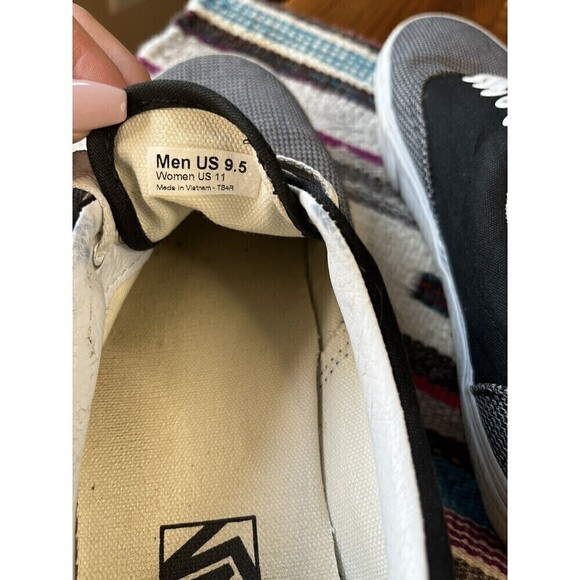 Unisex Black And White Vans Men’s Size 9.5, Women’s Size 11￼ - Picture 5 of 5